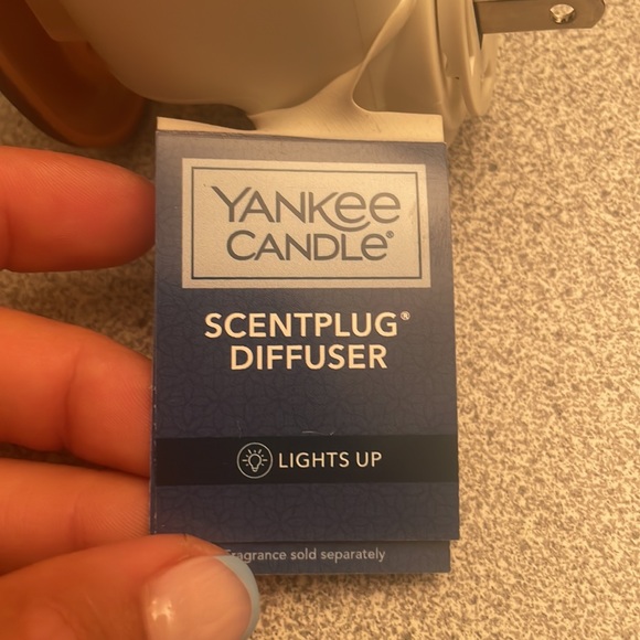 Scentplug Diffuser with Scent - Picture 4 of 7